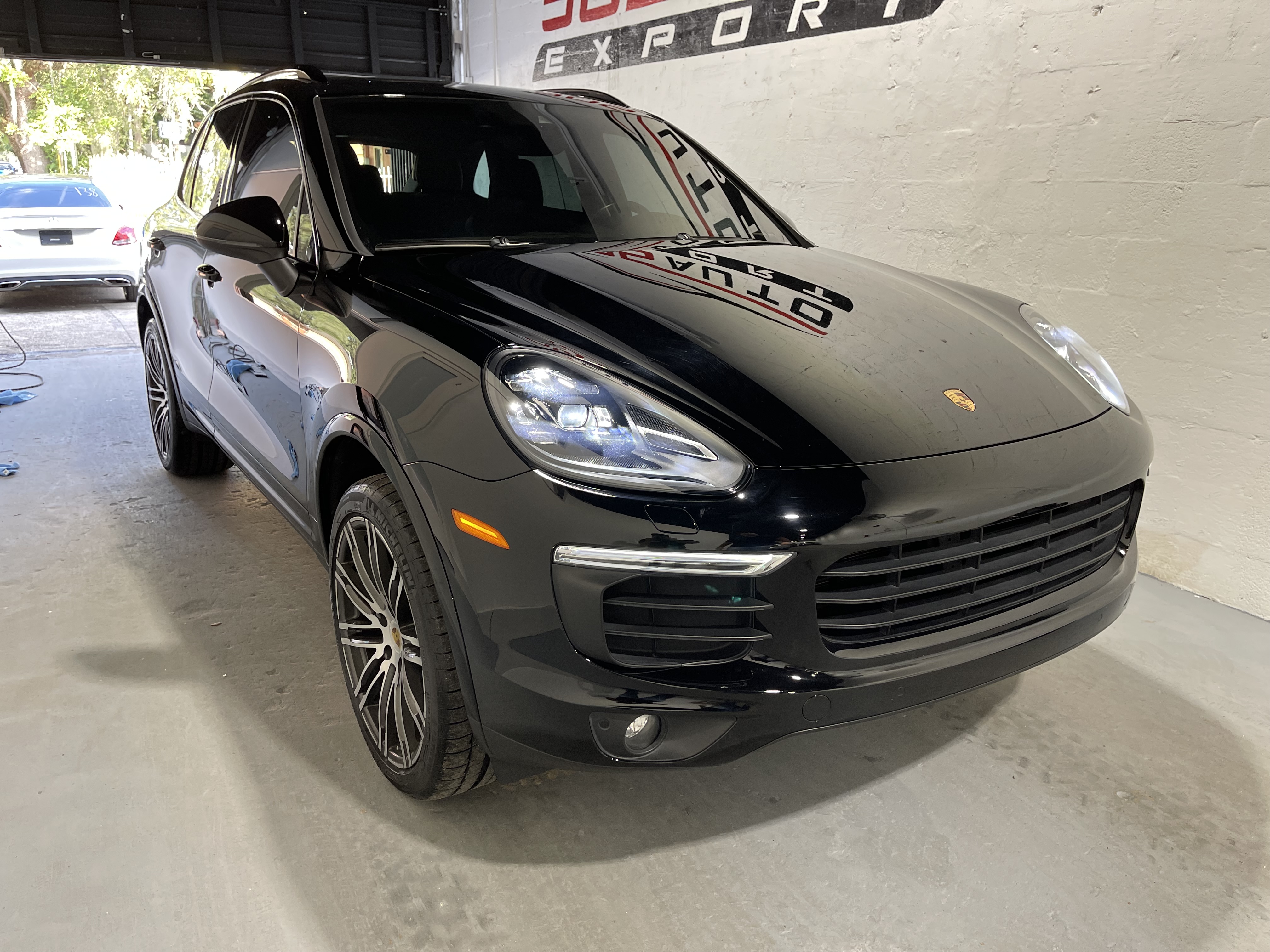 2018 Porsche Cayenne Platinum Edition