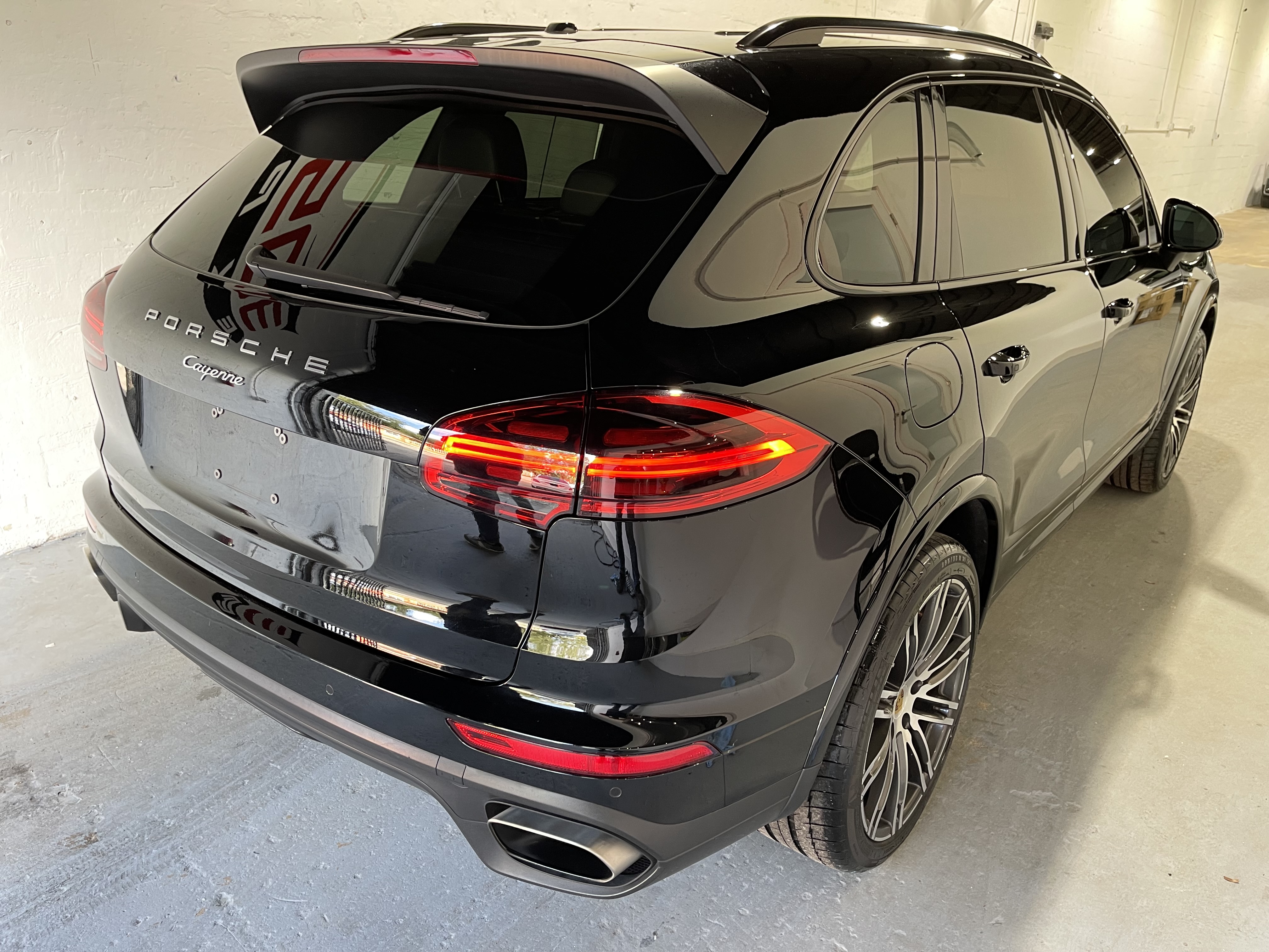 2018 Porsche Cayenne Platinum Edition