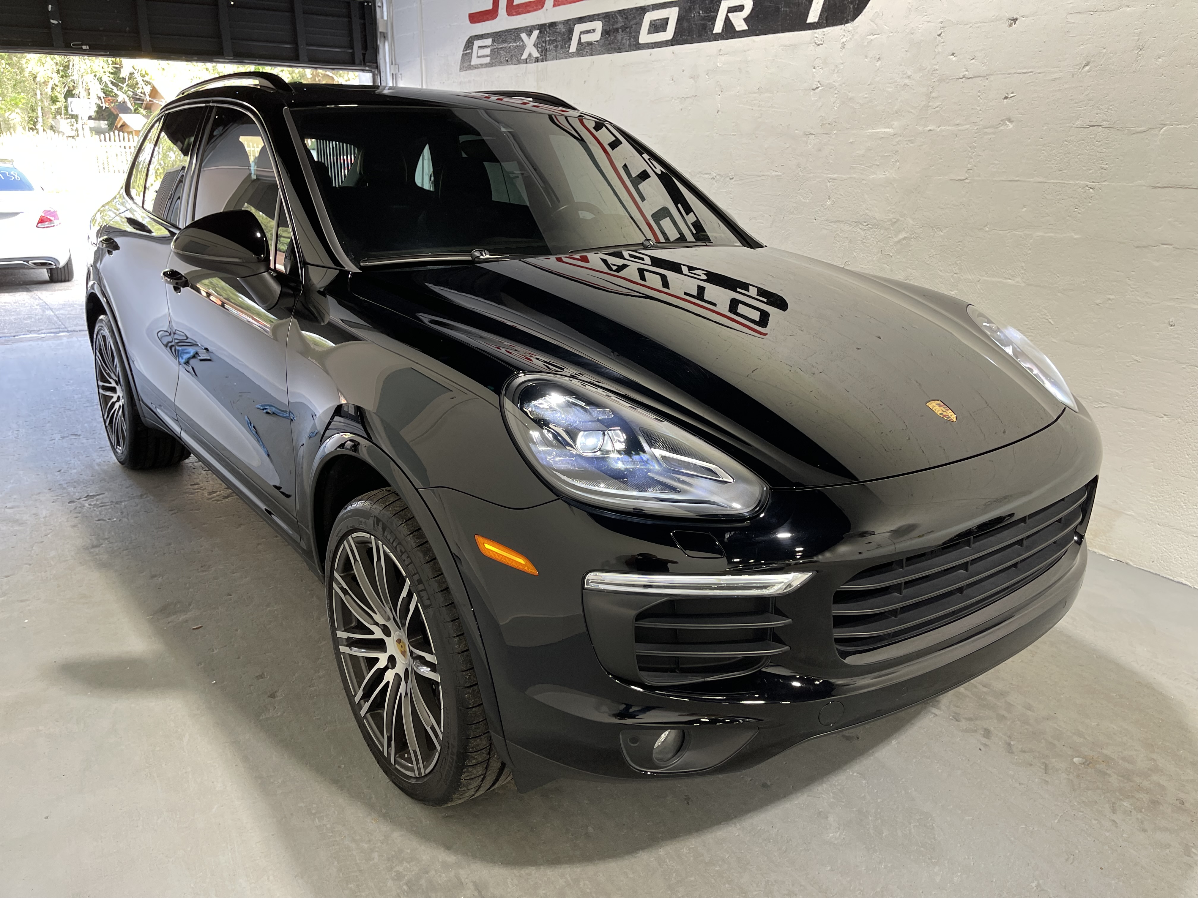 2018 Porsche Cayenne Platinum Edition